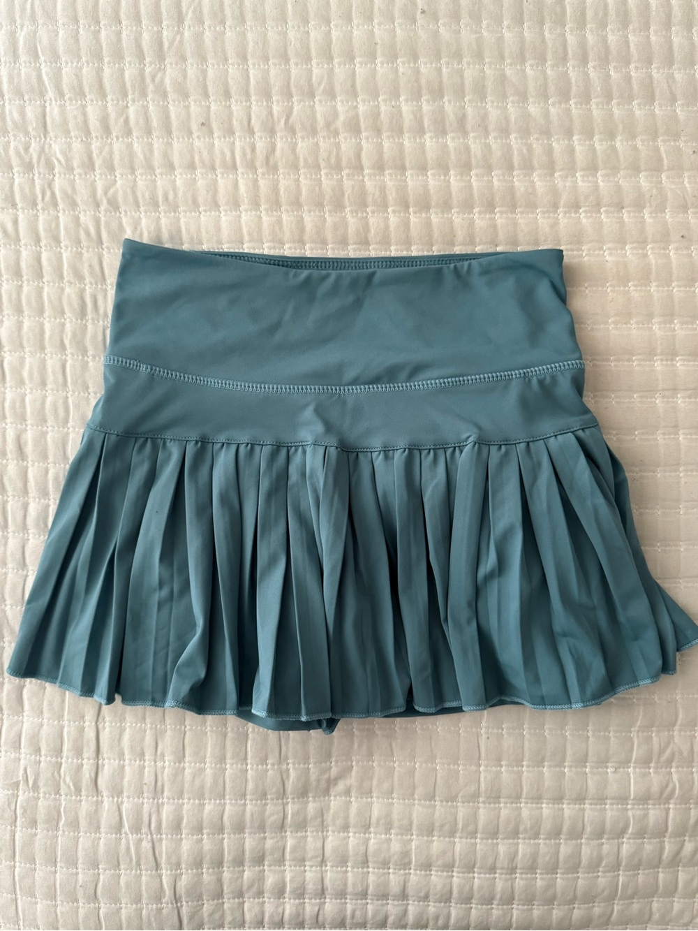 Gold Hinge Pleated Athletic Skirt in Teal Blue